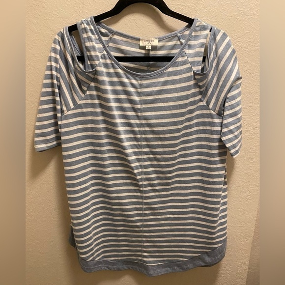 Umgee Cold Shoulder Striped Tunic. - Picture 2 of 11